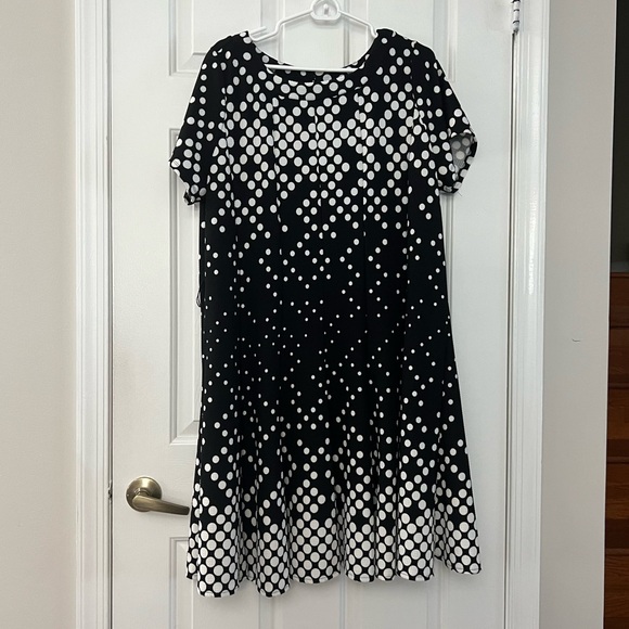 Avenue Dresses & Skirts - Avenue Black and White Dot Mini Dress